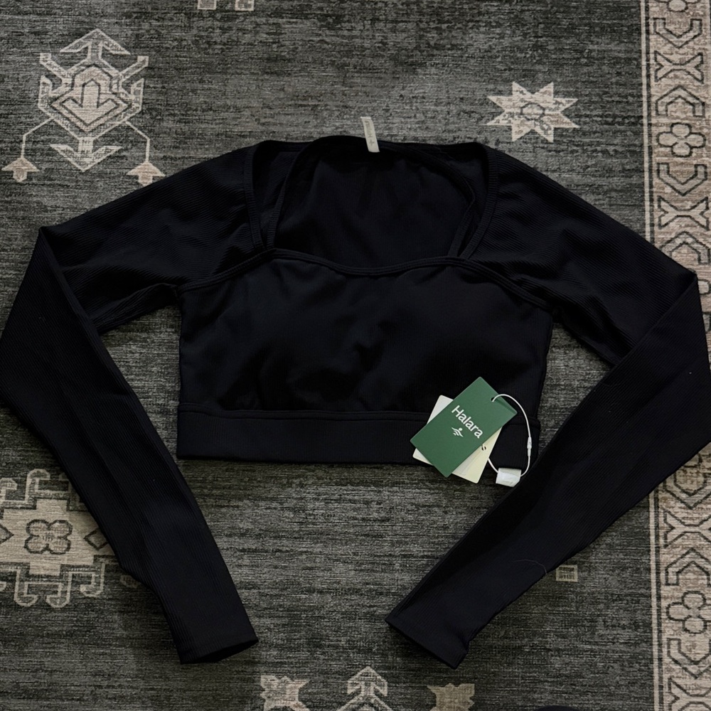 HALARA Black Long Sleeve Crop Top